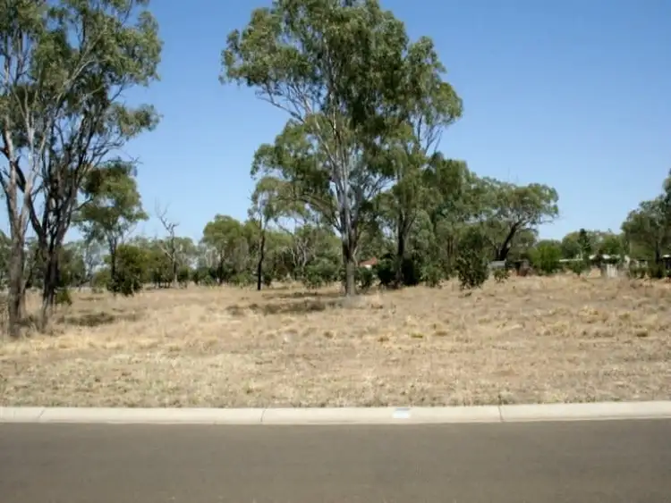 24 Langton Crescent, Oakey QLD 4401