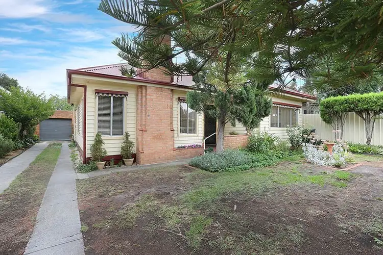 11 Rawson Avenue, Sunshine VIC 3020