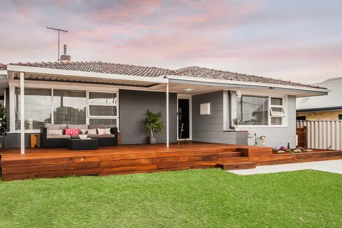 150 Kitchener Road, Alfred Cove WA 6154