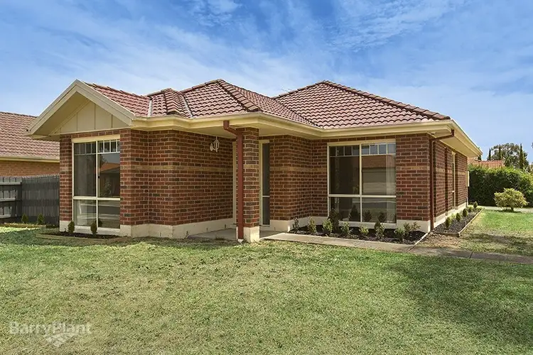 17 Grand Arch Way, Berwick VIC 3806
