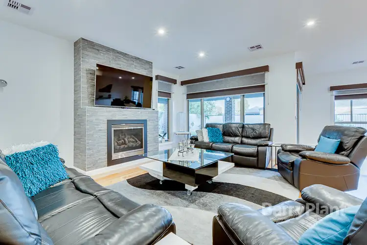 Fifth view of Homely house listing, 3 Mavora Court, Taylors Hill VIC 3037