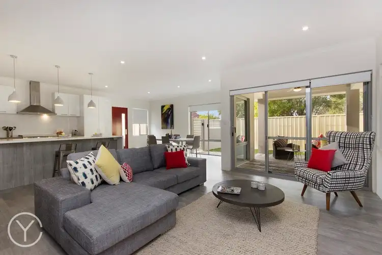 52a Bromley Road, Hilton WA 6163