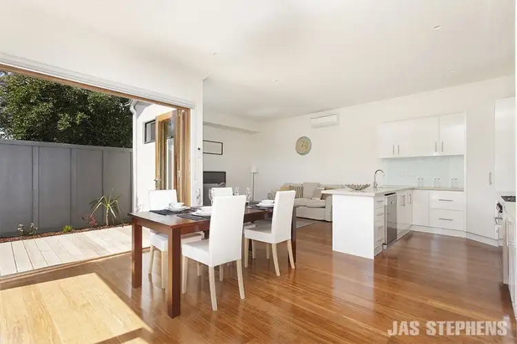 Second view of Homely unit listing, 2/39 Hampshire Road, Sunshine VIC 3020