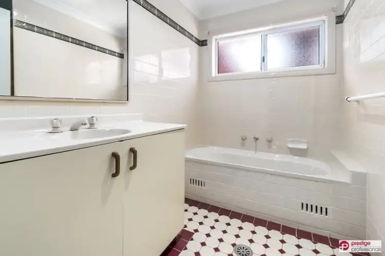 Sixth view of Homely house listing, 8 Cyclamen Place, Macquarie Fields NSW 2564