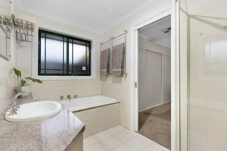 Sixth view of Homely house listing, 17 Karinya Close, Werribee VIC 3030