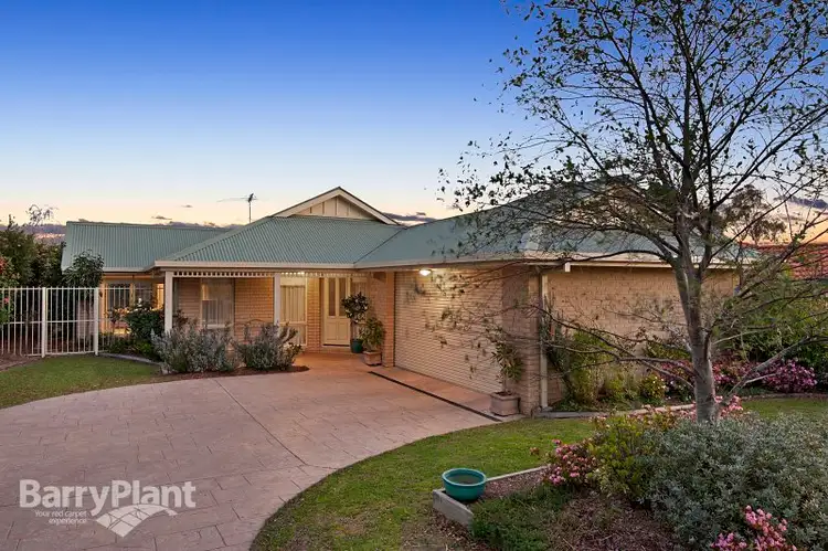 2 Glenside Walk, Berwick VIC 3806