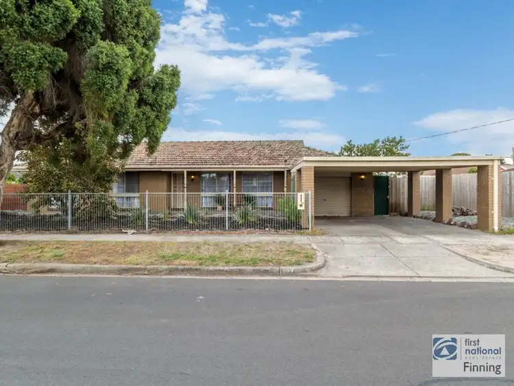 29 Campbell Parade, Cranbourne VIC 3977