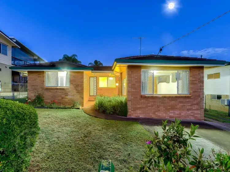11 Du Kamp Street, Albany Creek QLD 4035