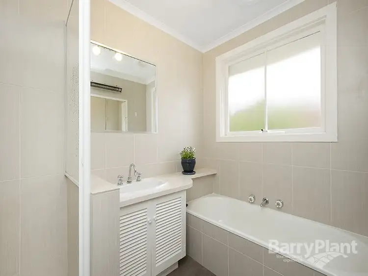 Sixth view of Homely unit listing, 1/11 Cheviot Road, Mount Waverley VIC 3149