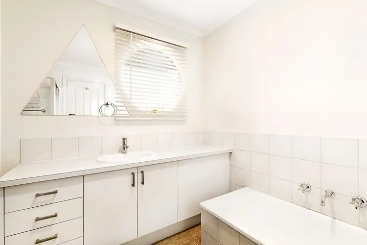 Fifth view of Homely unit listing, 2/15 Wattle Avenue, Ringwood VIC 3134