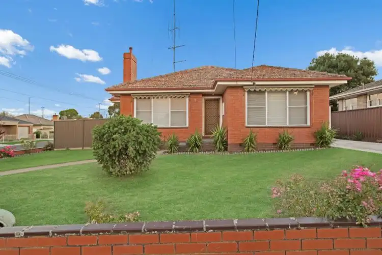 Main view of Homely house listing, 5 Sherwood Street, Wendouree VIC 3355