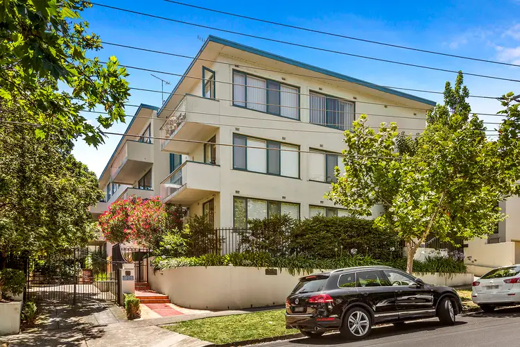 3/3 Struan Street, Toorak VIC 3142