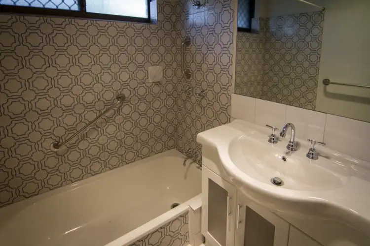 Sixth view of Homely house listing, 42 Dealy Close, Cannington WA 6107