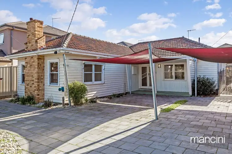 19 Bracken Grove, Altona VIC 3018