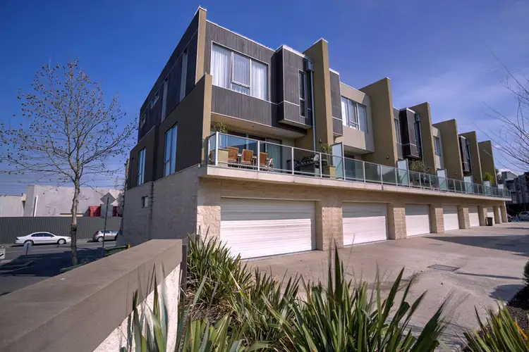 7/58 Bateman Road, Kensington VIC 3031