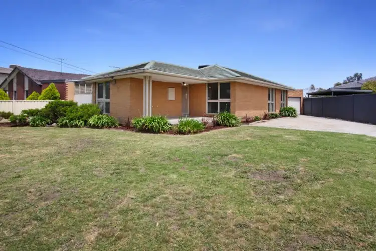 1 Bega Court, Gladstone Park VIC 3043