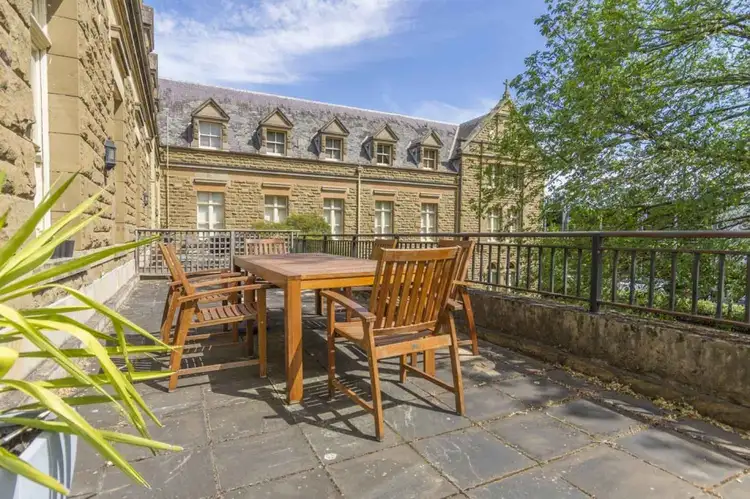 17/300 Gillies Street, Wendouree VIC 3355