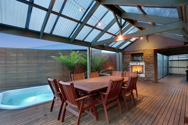 5 Towner Drive, Knoxfield VIC 3180