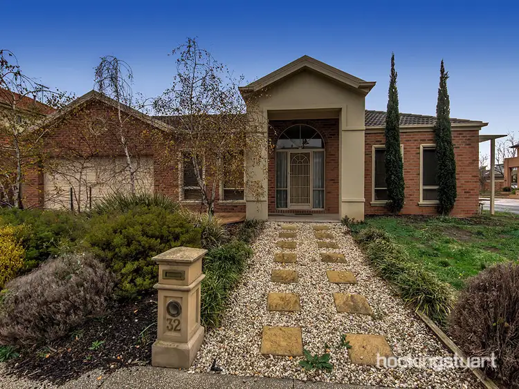 32 Studley Park Way, Caroline Springs VIC 3023