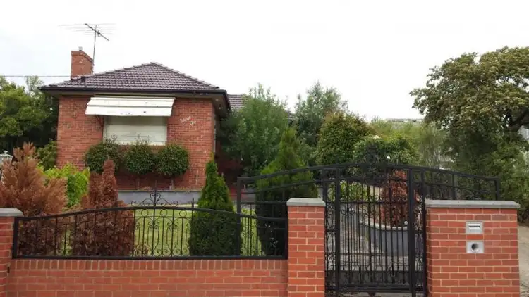 Second view of Homely house listing, 10 Oak Street, Pascoe Vale VIC 3044