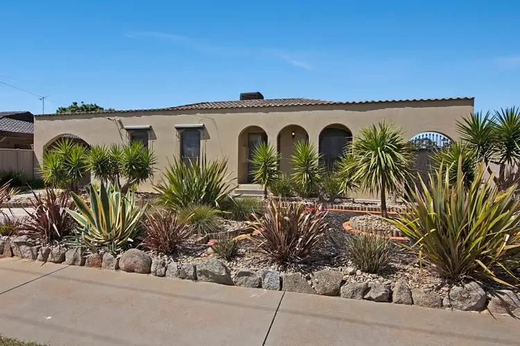 7 McLachlan Street, Kangaroo Flat VIC 3555