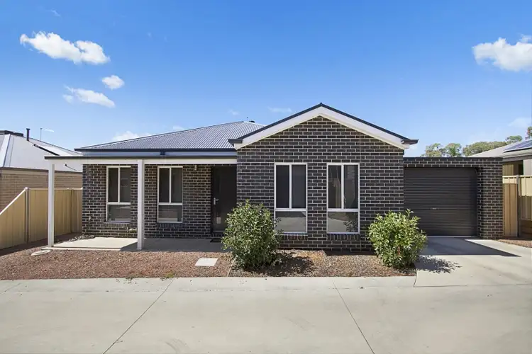 2/18a Emmett Street, Golden Square VIC 3555