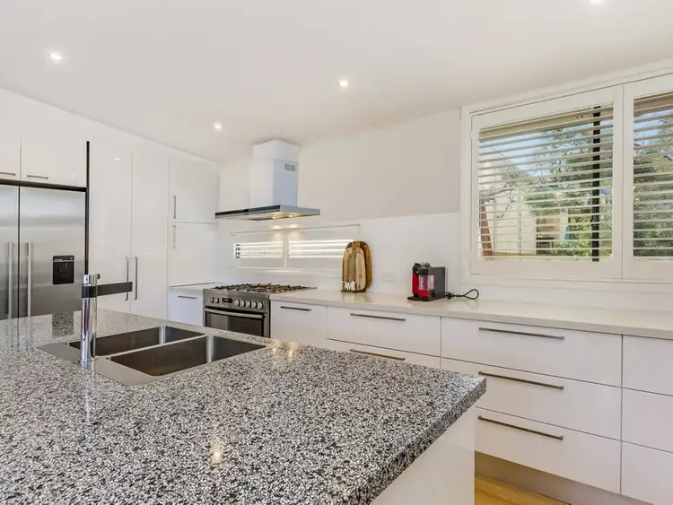 16 South Beach Road, Somers VIC 3927