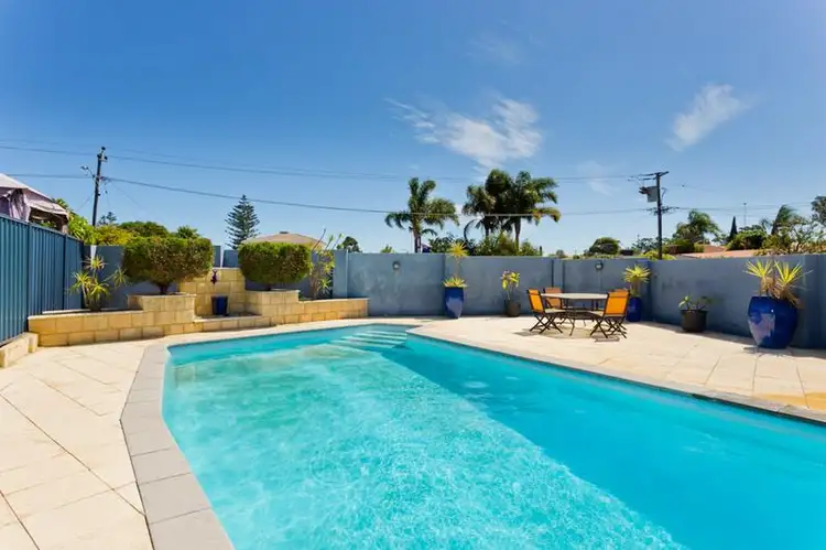 4 LEASIDE WAY, Greenwood WA 6024