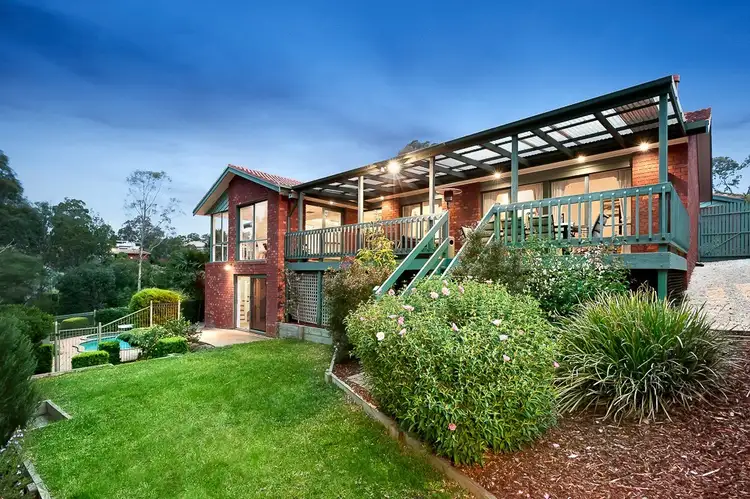 30 Larnoo Drive, Doncaster East VIC 3109