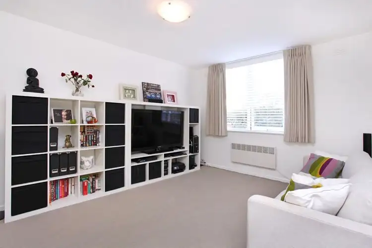 Fourth view of Homely apartment listing, 2/13-15 Munro Street, Ascot Vale VIC 3032