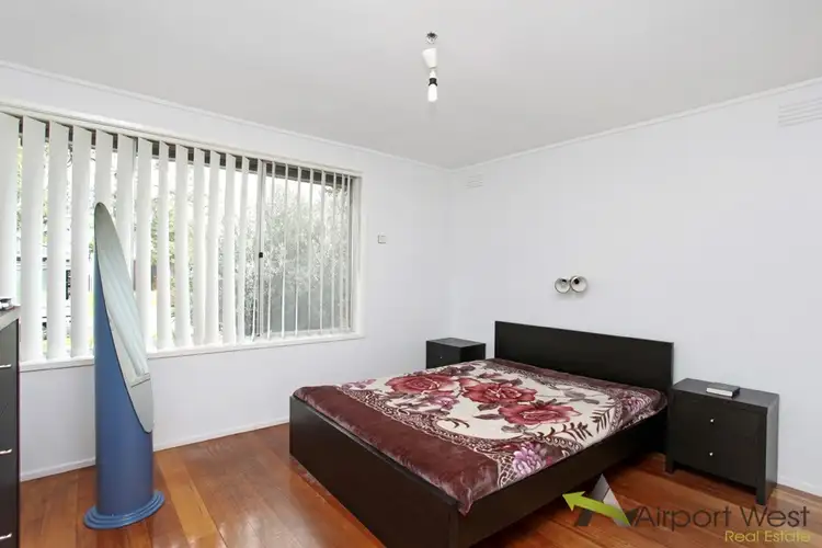 Seventh view of Homely house listing, 10 Goodwood Crescent, Gladstone Park VIC 3043