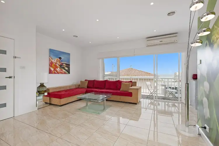 Second view of Homely apartment listing, 4/122 Nepean Hwy, Aspendale VIC 3195