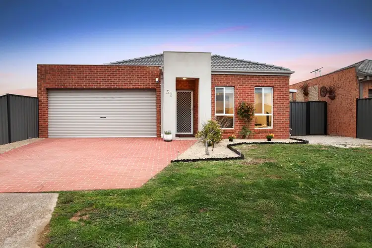 32 Lakewood Boulevard, Melton VIC 3337