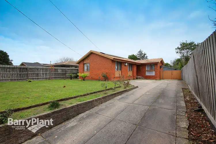13 Green Valley Crescent