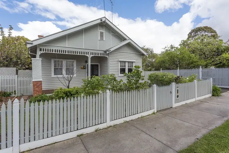 7 Rowcliffe Street, Quarry Hill VIC 3550