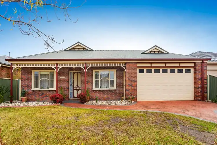 75 Glastonbury Circuit, Point Cook VIC 3030