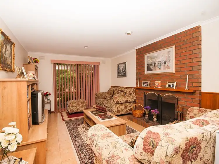 Second view of Homely house listing, 7 Wallaroo Square, Werribee VIC 3030