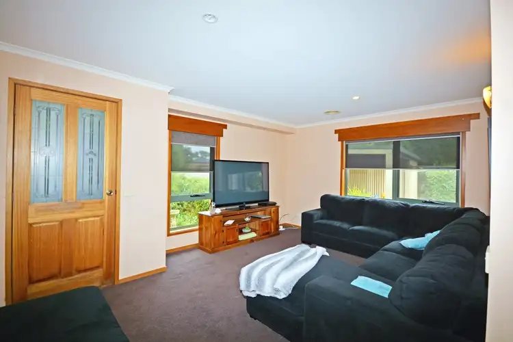Sixth view of Homely house listing, 1 Bellara Court, Portland VIC 3305