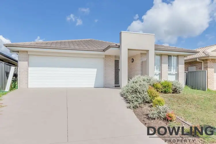 8 Sellers Avenue, Rutherford NSW 2320