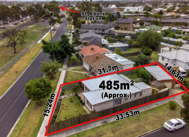 31 West Esplanade, St Albans VIC 3021