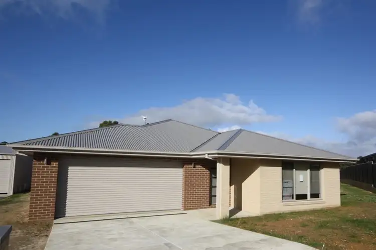 7 Banksia Court, Beaufort VIC 3373