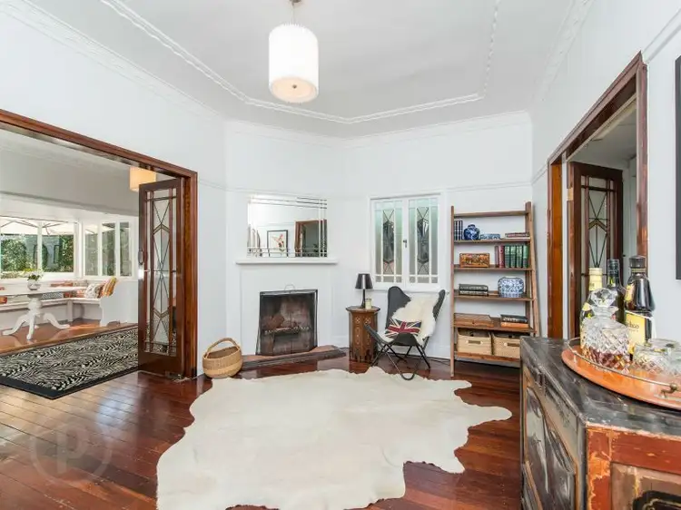 236 Chatsworth Rd, Coorparoo QLD 4151