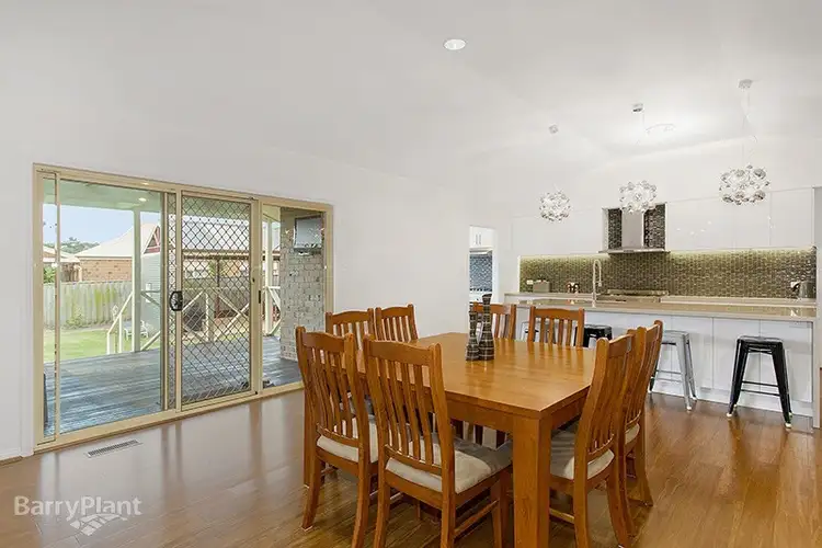 Fifth view of Homely house listing, 7 John Joseph Court, Narre Warren North VIC 3804