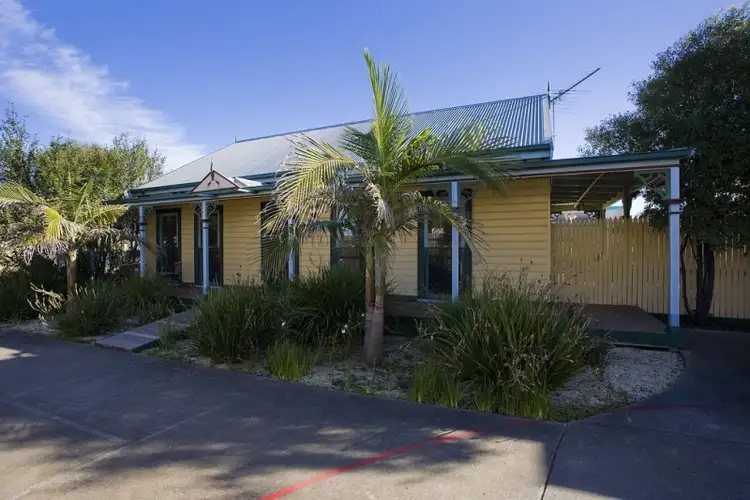 2/84 Beach Road, Torquay VIC 3228