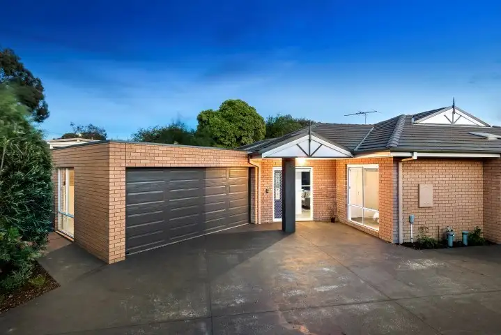 Main view of Homely townhouse listing, 2/1135 Nepean Highway, Highett VIC 3190