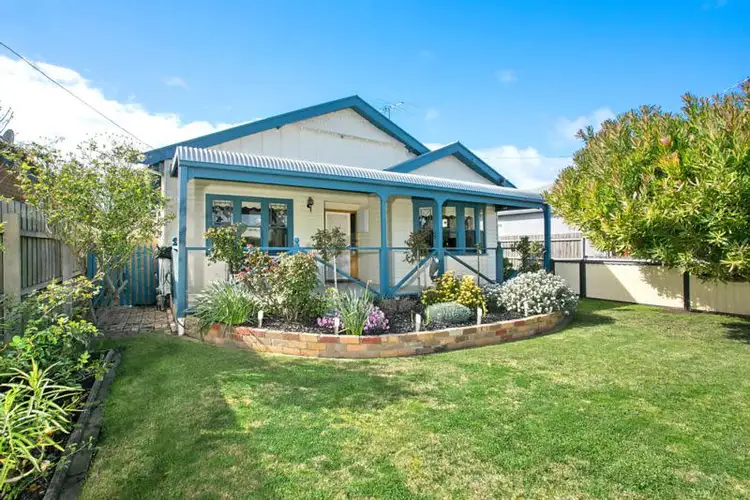 12 Giddings Street