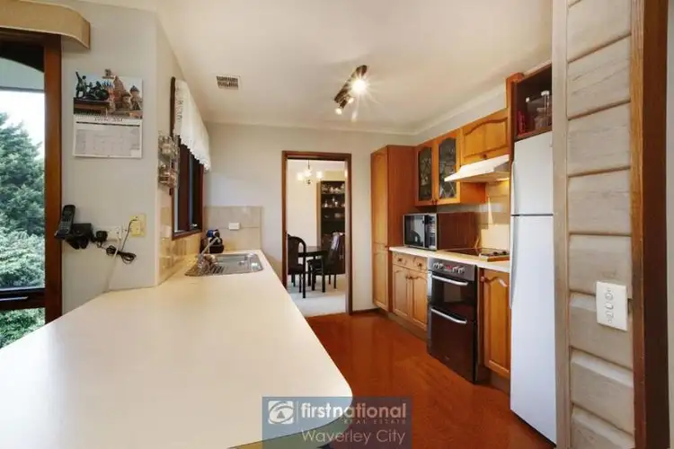 Fifth view of Homely house listing, 10 Melville Court, Mount Waverley VIC 3149