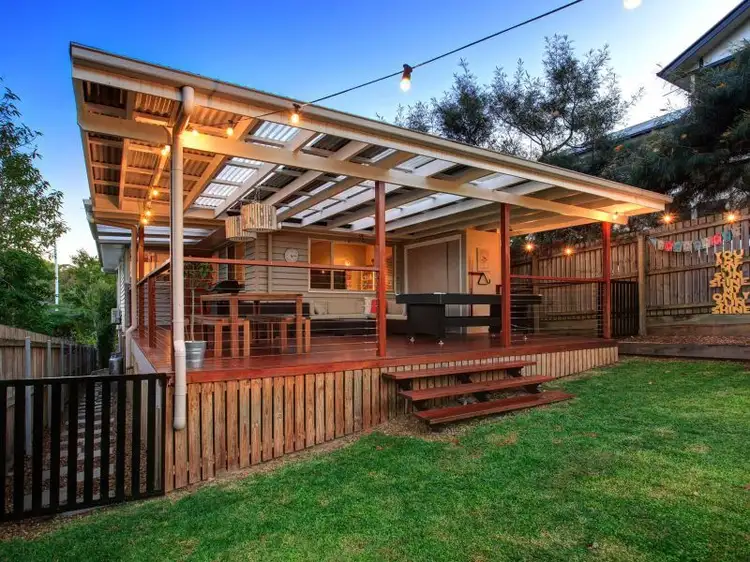 27 Railway Parade, Mitchelton QLD 4053