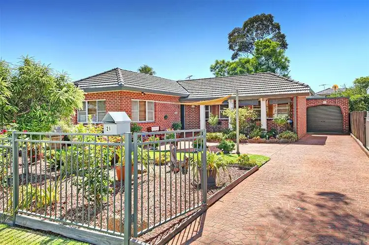 21 Garnsey Avenue, Panania NSW 2213