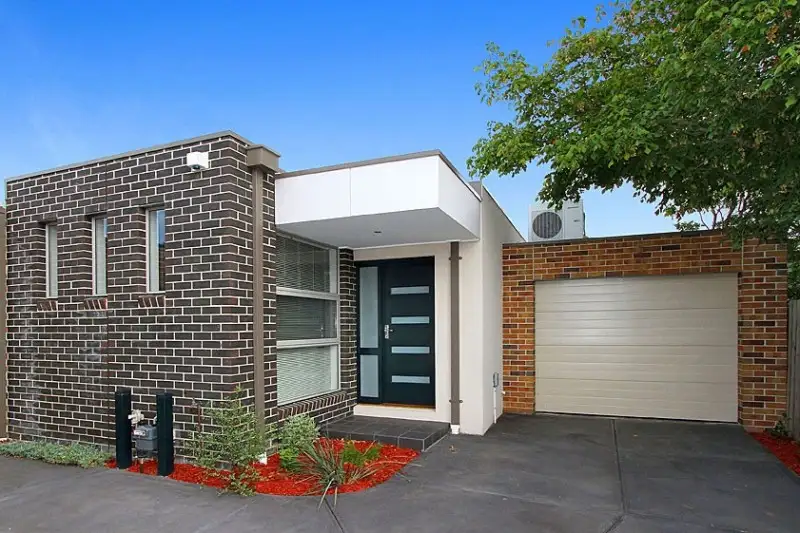 Main view of Homely unit listing, 2/11 Whittier Street, Kingsbury VIC 3083